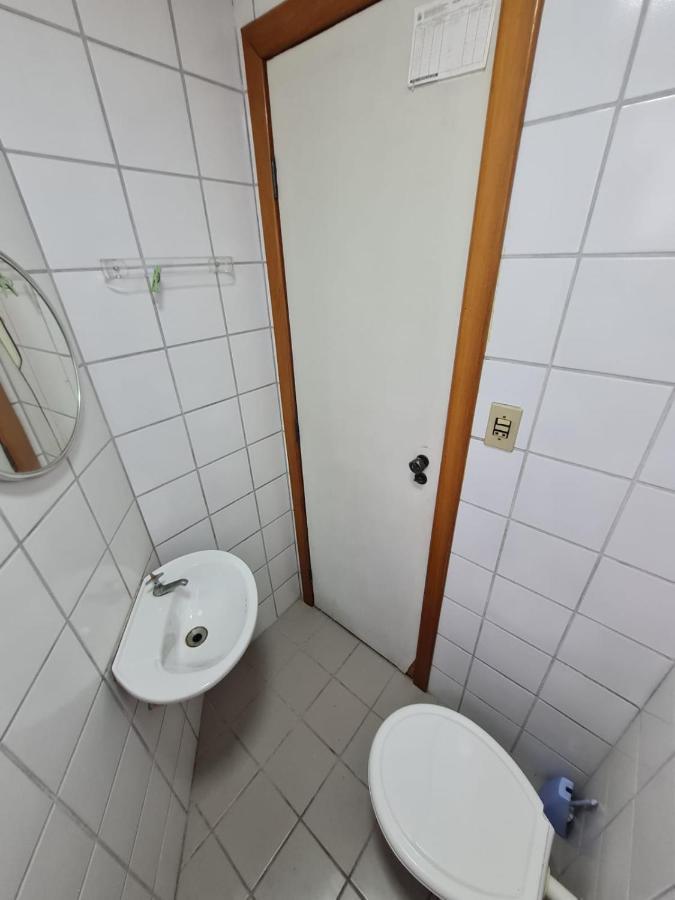 Apt Encantador Centro Guarapari, Completo, 50 M Da Praia Esterno foto